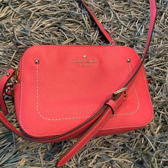 kate spade Handbags - Kate Spade crossbody